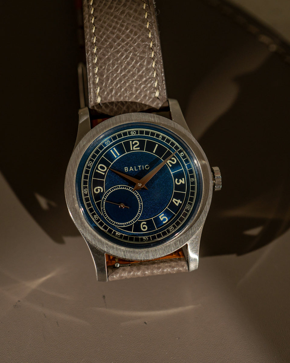 MR01 Blue Roulette - A Collected Man Limited Edition – Stories of time