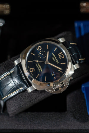 Panerai Luminor GMT PAM01033 - Box & Papers 2020