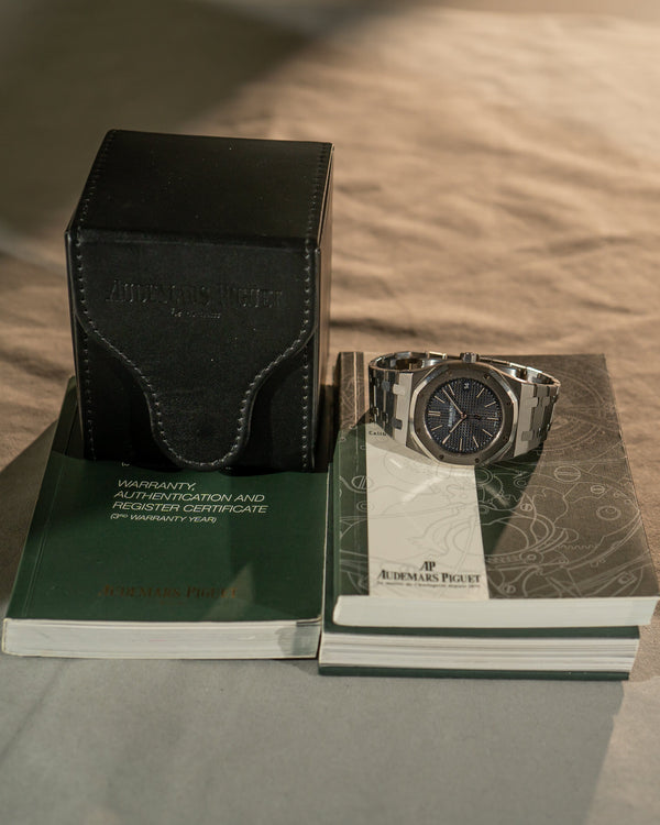Audemars Piguet Royal Oak 15202ST – “Jumbo” – With Papers & Travel Box (2013)