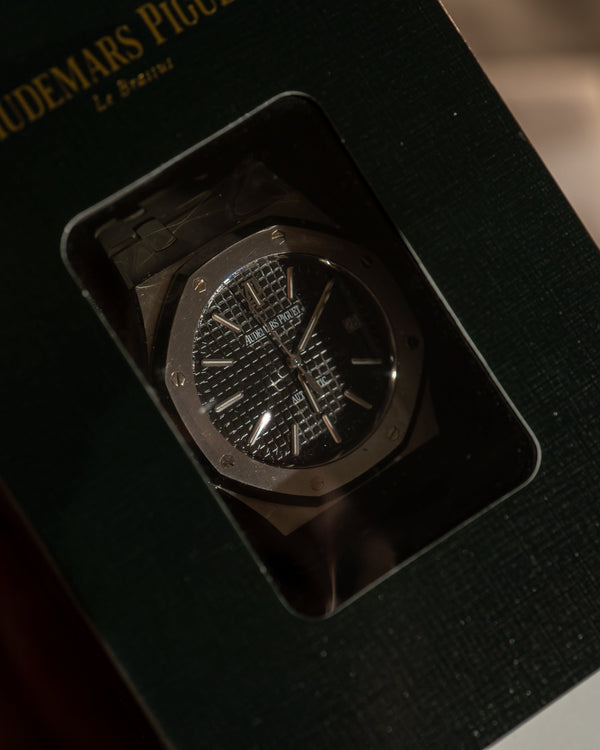 Audemars Piguet Royal Oak 15300ST - Black Dial - Full Set (2012) - Serviced 2025