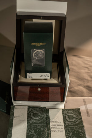 Audemars Piguet Royal Oak 15300ST - Black Dial - Full Set (2012) - Serviced 2025