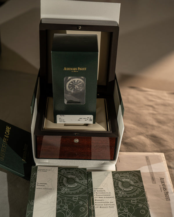 Audemars Piguet Royal Oak 15300ST - Black Dial - Full Set (2012) - Serviced 2025