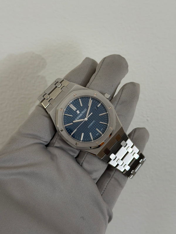 Audemars Piguet Watch Royal Oak 15400ST - Blue Dial with Extra Black Dial - Full Set - 2014