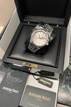 Audemars Piguet Royal Oak 15500ST - Complete Set (Mint Condition)