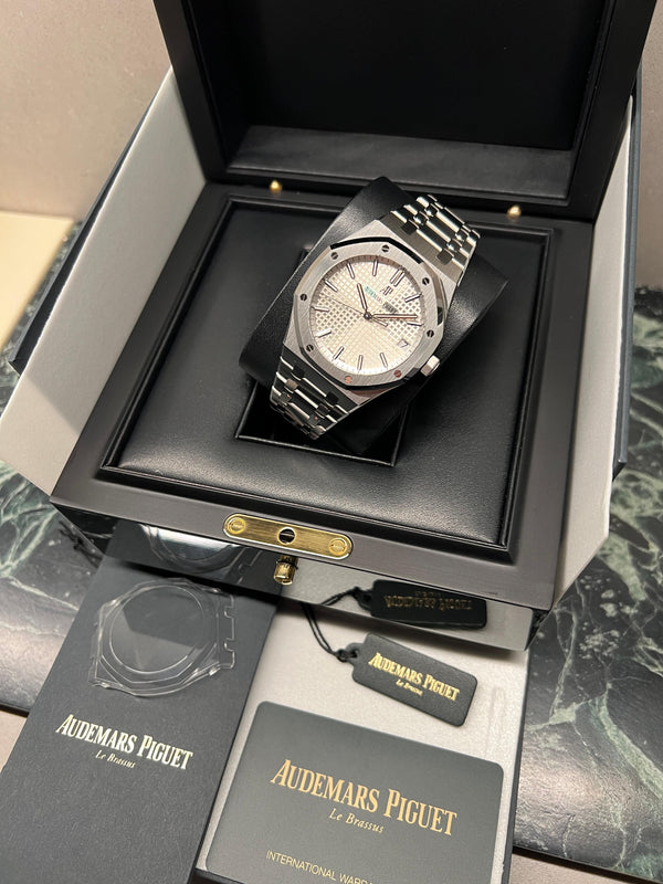 Audemars Piguet Royal Oak 15500ST - Complete Set (Mint Condition)