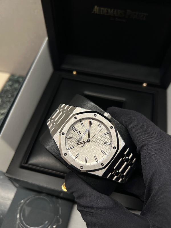 Audemars Piguet Royal Oak 15500ST - Complete Set (Mint Condition)