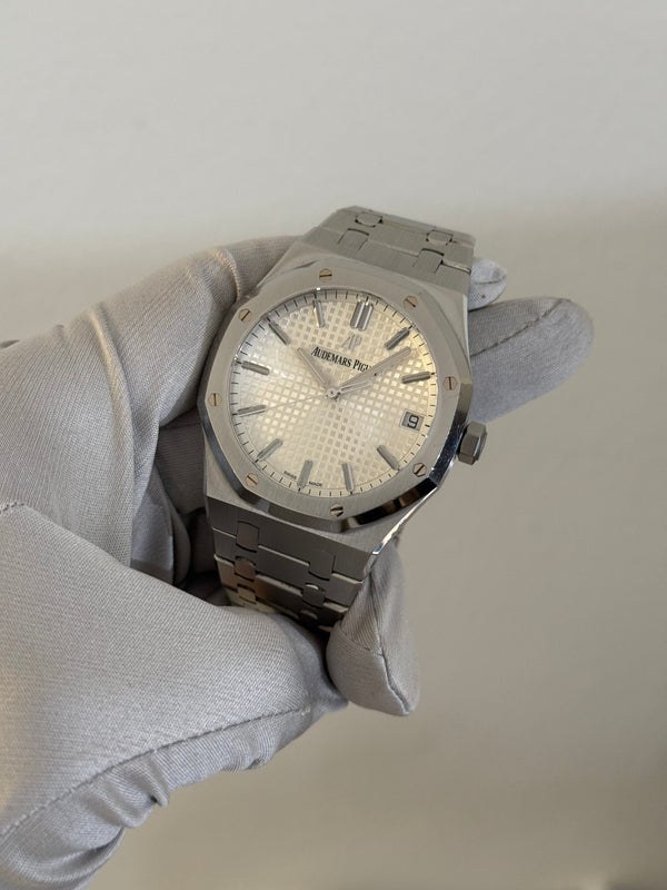 Audemars Piguet Watch Royal Oak 15500ST - Silver Dial - Full Set - 2020
