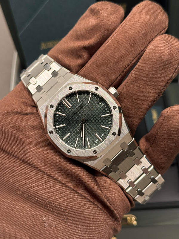 Audemars Piguet Royal Oak 41mm 15510ST.OO.1320ST.09 Green Dial 2023