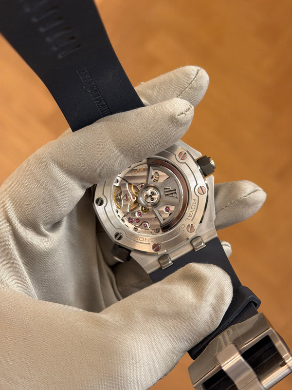 Audemars Piguet Royal Oak Offshore Diver 15720ST - Blue Mega Tapisserie - Full Set (2024) - Warranty to 2029