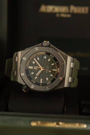Audemars Piguet Watch Royal Oak Offshore Diver 15720ST - Khaki Green - Full Set - 2023