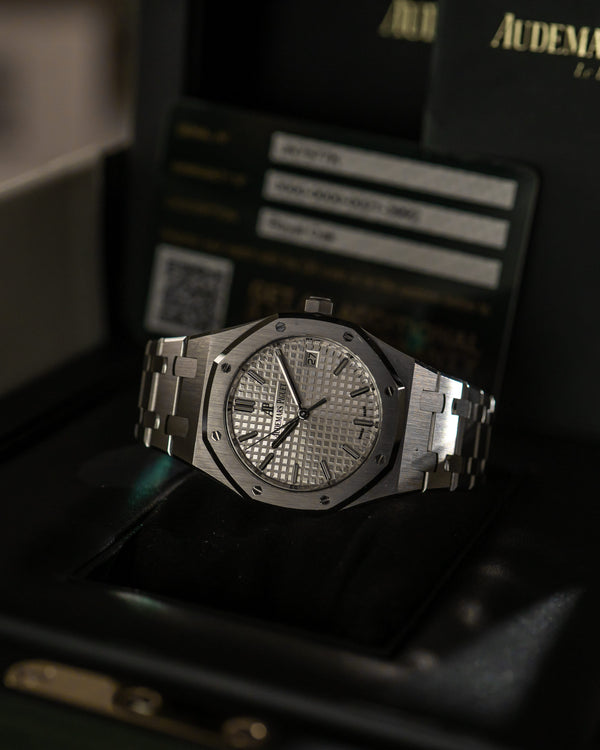 Audemars Piguet Watch Royal Oak Selfwinding 34 77350ST - Silver Dial - Full Set - 2020