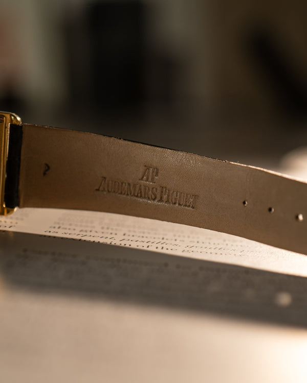 Audemars Piguet Tank "Breguet numerals" - 18k Yellow Gold