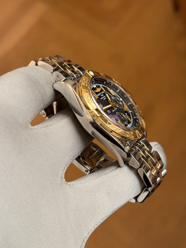 Breitling Chronomat 44 CB011012/B957 - Black Dial - Full Set (2018)