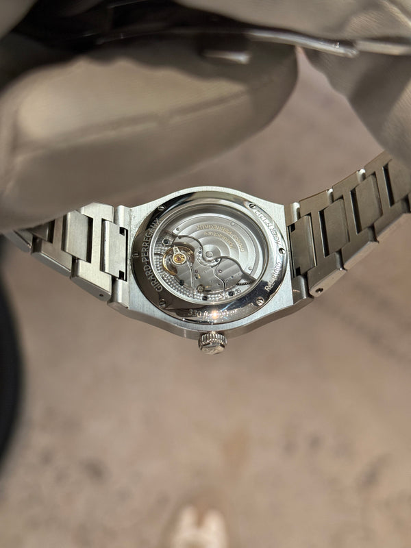 Girard-Perregaux Watch Girard-Perregaux Laureato 42 81005 - Blue Clous de Paris Dial - Full Set - 2022