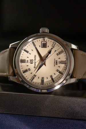 Grand Seiko GMT SBGM221 - Full Set (2020)