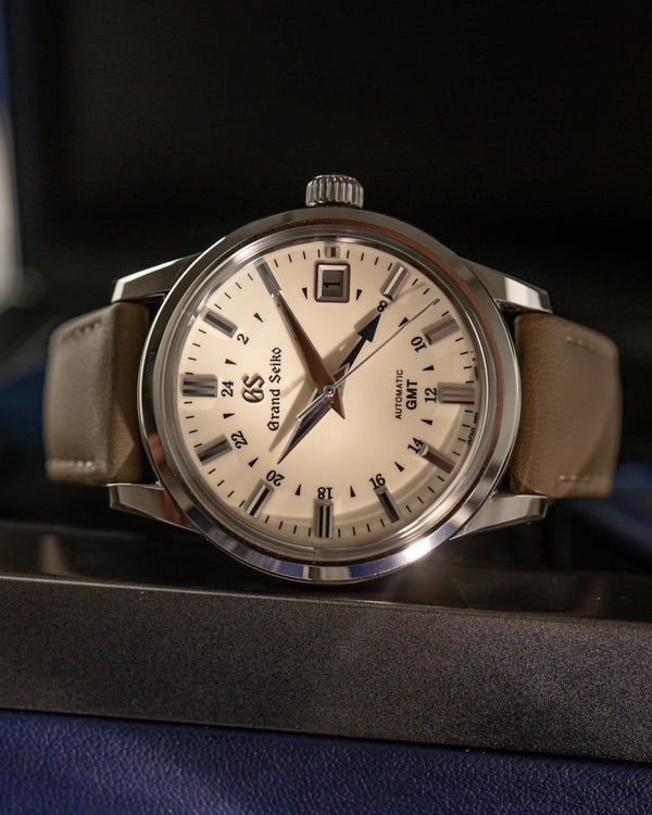 Grand Seiko GMT SBGM221 - Full Set (2020)