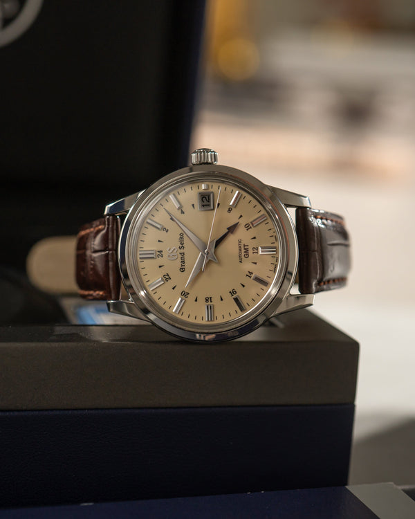 Grand Seiko SBGM221 GMT - Full Set (2021)