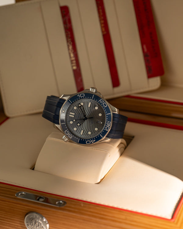 Omega Seamaster Diver 300M 210.32.42.20.06.001 - Grey Dial - Full Set (2021)