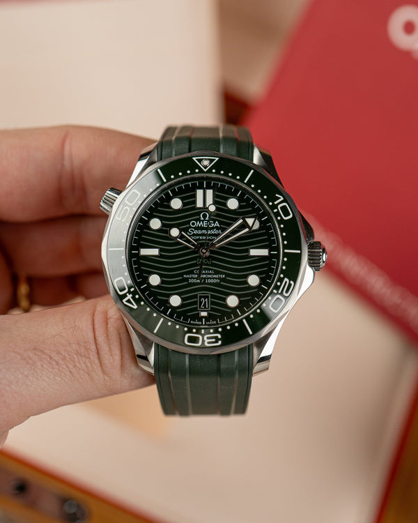 Omega Seamaster Diver 300M Green - Full Set 2023