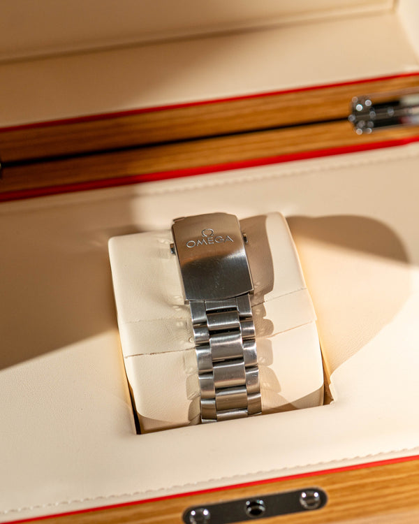 Omega Seamaster Planet Ocean 39.5mm 215.30.40.20.01.001 - Black Dial - Full Set (2020)