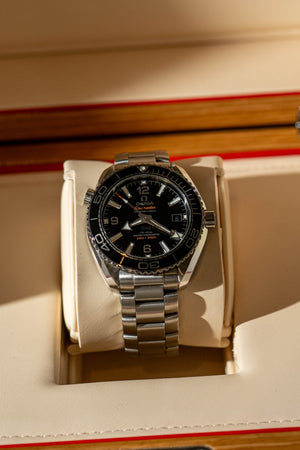 Omega Seamaster Planet Ocean 39.5mm 215.30.40.20.01.001 - Black Dial - Full Set (2020)