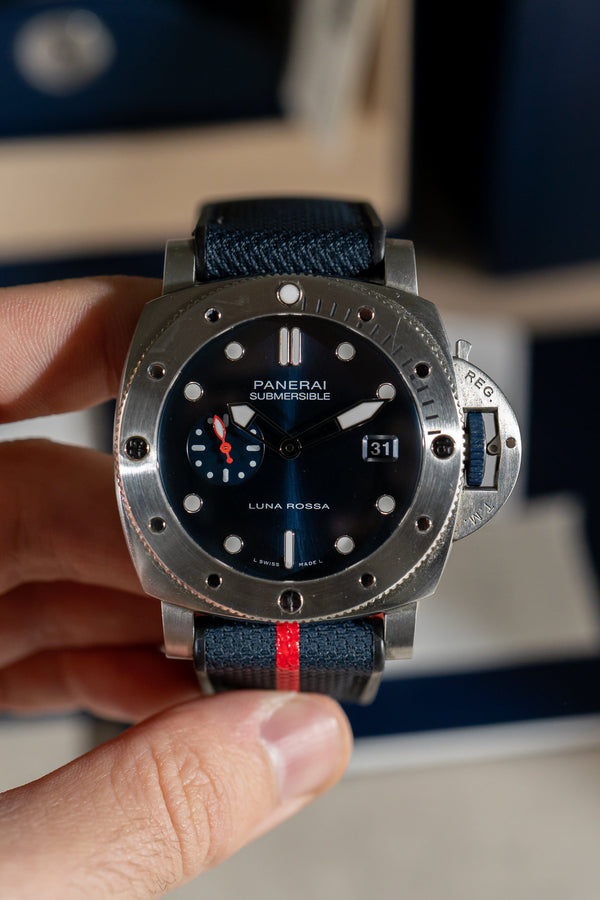 Panerai Luminor Submersible Luna Rossa PAM1391 - Box & Papers 2023