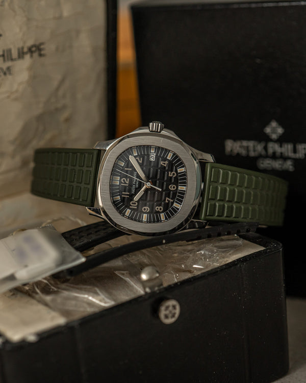 Patek Philippe Watch Aquanaut 5064A - Black Dial - Box & 2 Straps - ca. 2003