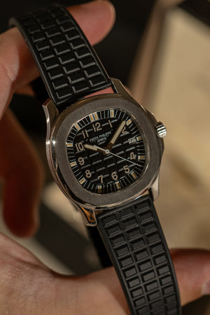 Patek Philippe Aquanaut 5064A “Tritium” Series 1.5m - Fresh service - 24 months warranty - Watch & Box