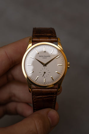 Patek Philippe Calatrava 5196J – With Box