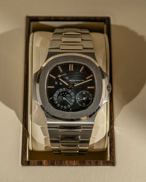 Patek Philippe Nautilus 5712/1A - Full Set (2014)