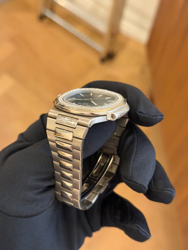 Patek Philippe Watch Patek Philippe Nautilus 5713/1G-010 - White Gold Diamond Bezel - Full Set - 2014