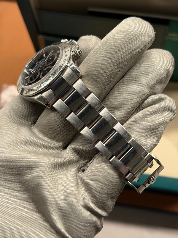 Rolex Cosmograph Daytona 116520 - Black Dial - Full Set (2011)