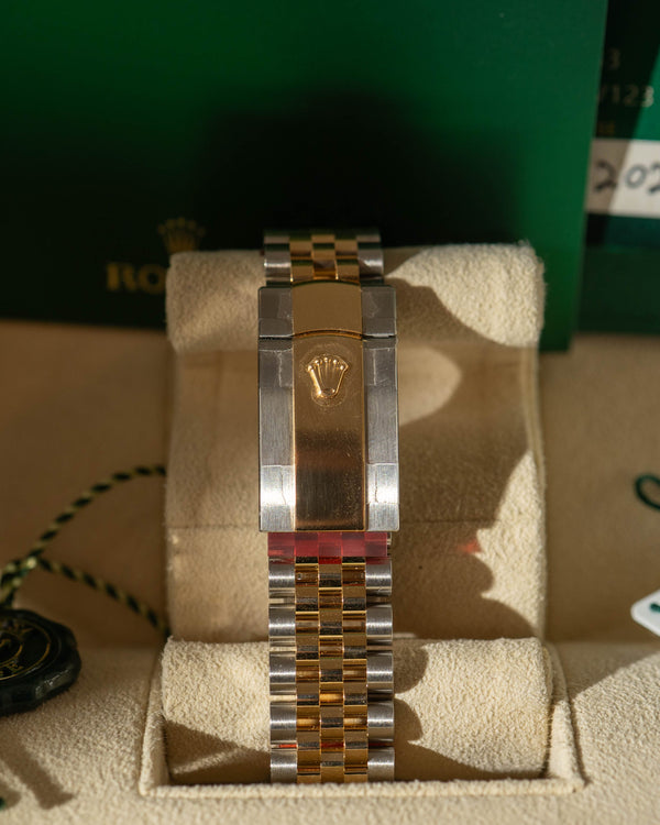 Rolex Datejust 36 126233 - Mother of Pearl Diamond Dial - Full Set (2023)