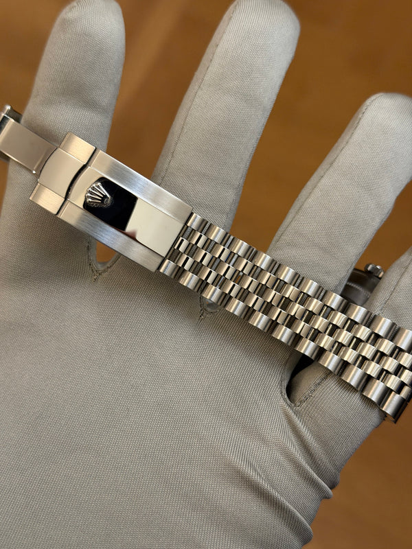 Rolex Datejust 41 126334 - Black Diamond Dial - Fluted White Gold Bezel - Full Set White Tag (2018)