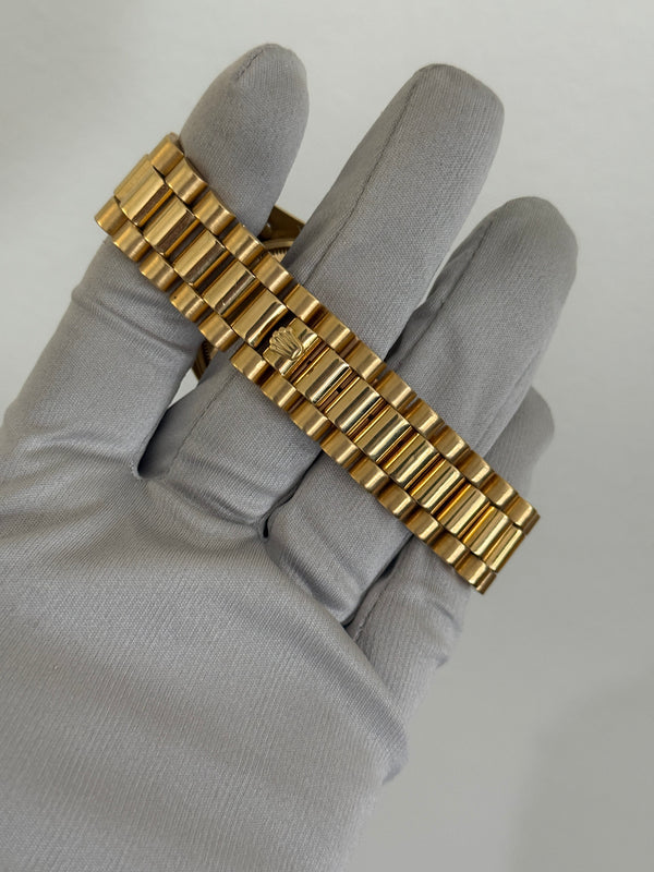 Rolex Watch Day-Date 18038 - Yellow Gold - Blue Jubilee Dial - Watch Only (1979)
