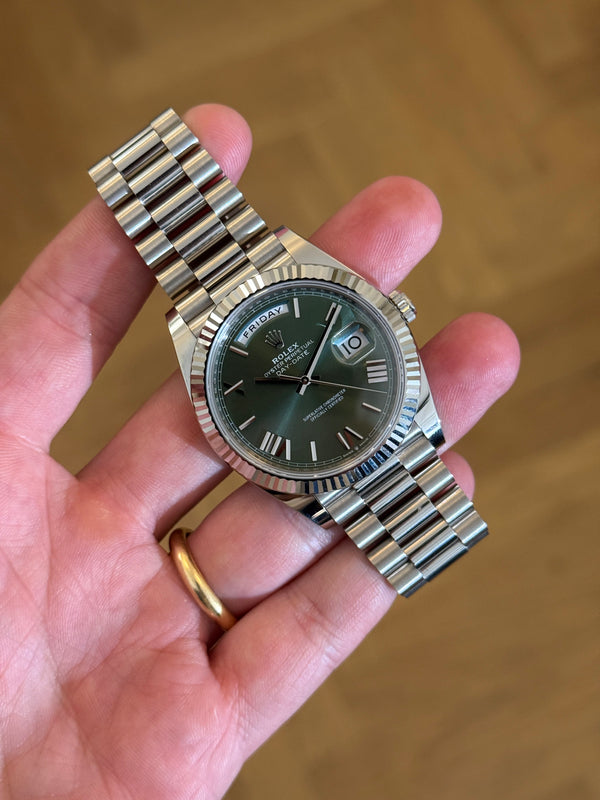 Rolex Watch Day-Date 40 228239 - White Gold Olive Green Roman - Full Set - 2023