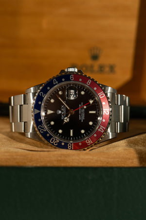 Rolex GMT-Master 16700 – Pepsi Bezel – Box & Papers (1999)