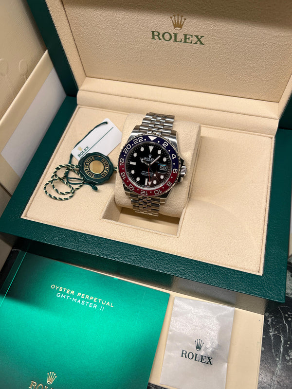 Rolex GMT-Master II 126710BLRO "Pepsi" - Full Set (November 2022)