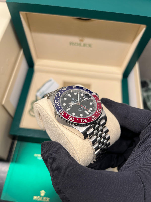 Rolex GMT-Master II 126710BLRO "Pepsi" - Full Set (November 2022)