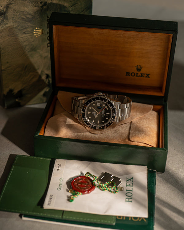 Rolex GMT-Master II 16710 - Black Bezel - Full Set (2005)