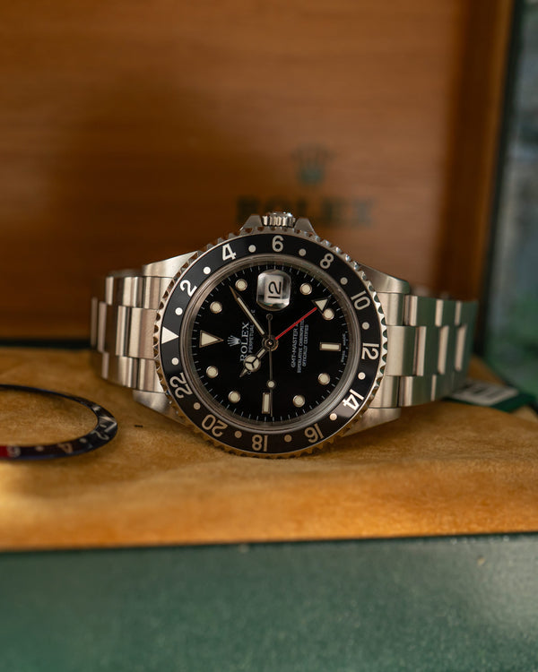 Rolex GMT-Master II 16710 - Pepsi & Black Bezel - Full Set (2004)