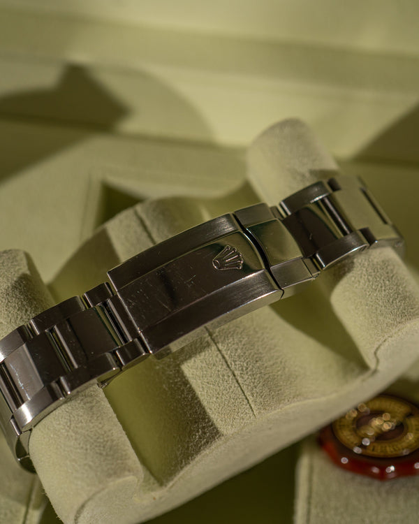 Rolex Milgauss 116400 – Black Dial – Box & Manuals