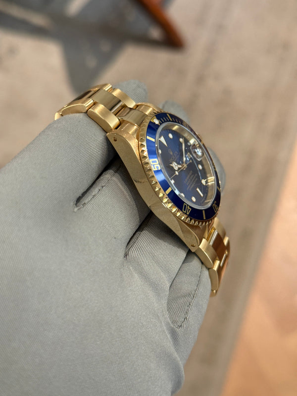Rolex Watch Rolex Submariner Date 16618 - Yellow Gold Blue Dial - Full Set - 1998