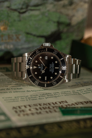 Rolex Sea-Dweller 16600 – Box & Papers (1999)