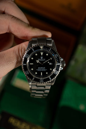 Rolex Sea-Dweller 16600 - Box & Papers 1999