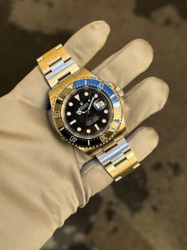 Rolex Watch Sea-Dweller 43 126600 - Red SEA-DWELLER - Full Set (2017)