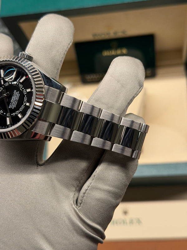 Rolex Sky-Dweller 326934 - Black Dial - Full Set (2022)