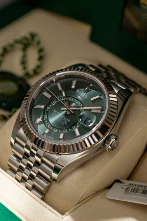 Rolex Watch Sky-Dweller 336934 - Mint Green Jubilee - Full Set - 2025