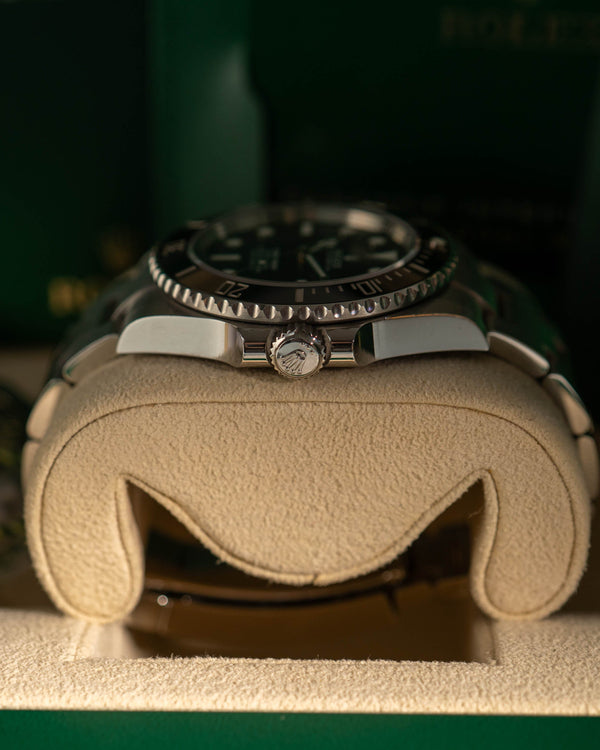 Rolex Submariner 124060 – 2022 – Full Set – Mint Condition