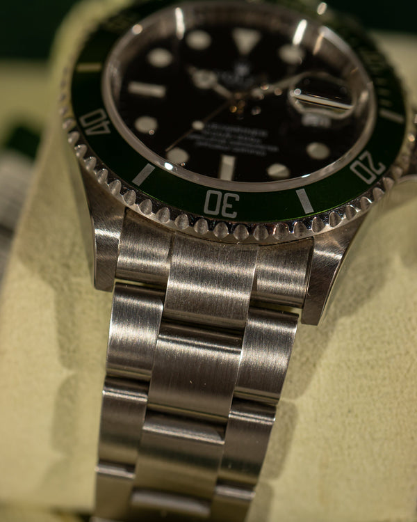 Rolex Submariner 16610LV “Kermit” – Mint Condition – Box & Papers (2009)